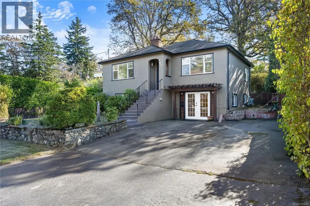 1085 Hulford St, Saanich