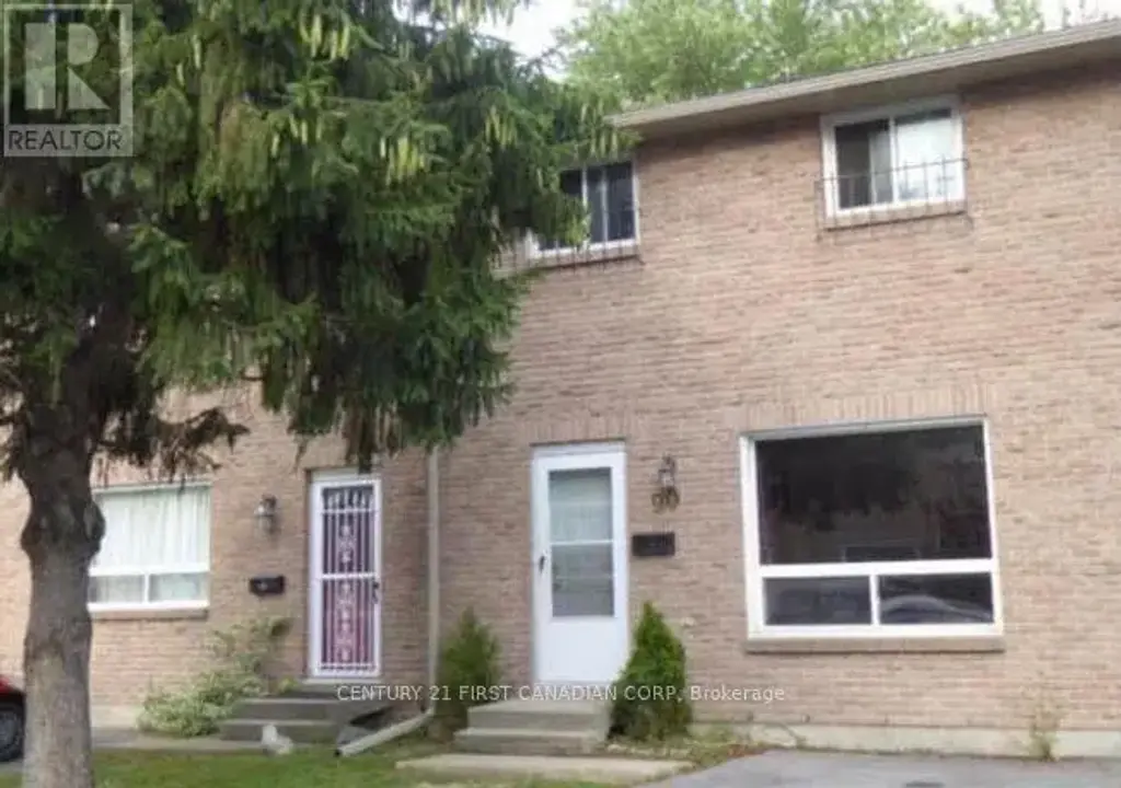 90 Rosemund Crescent, Kingston (West of Sir John A. Blvd)