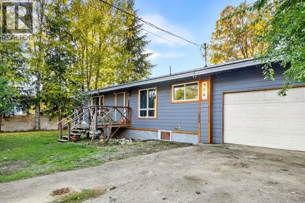 506 1st Avenue Nw, Nakusp