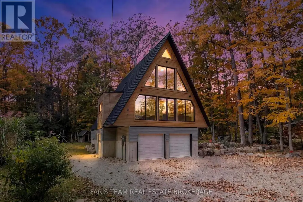 1490 Champlain Road, Tiny