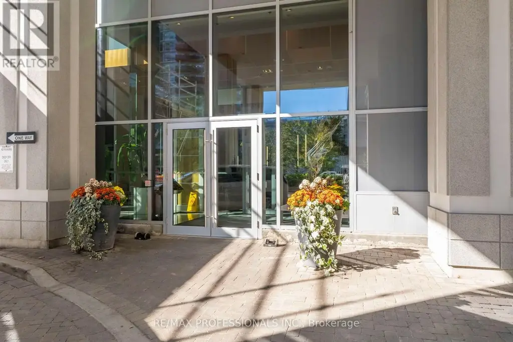 901 - 16 Brookers Lane, Toronto (Mimico)