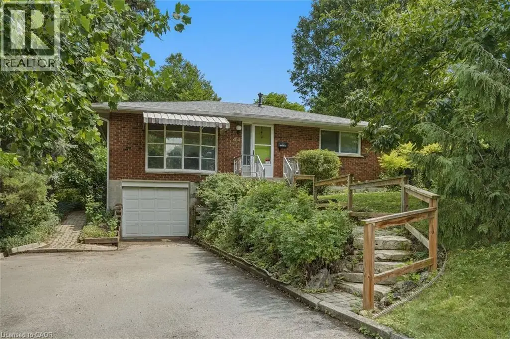 44 Mcdonald Court, Waterdown