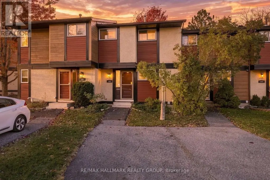 163 Mcclintock Way, Ottawa