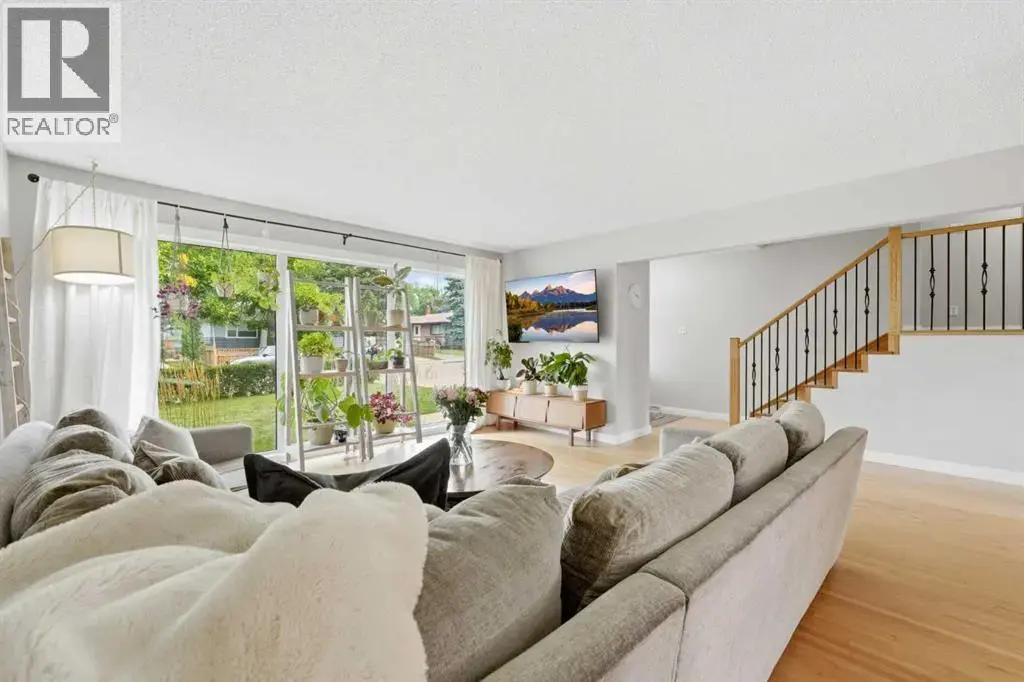 9 Foxwell Road Se, Calgary