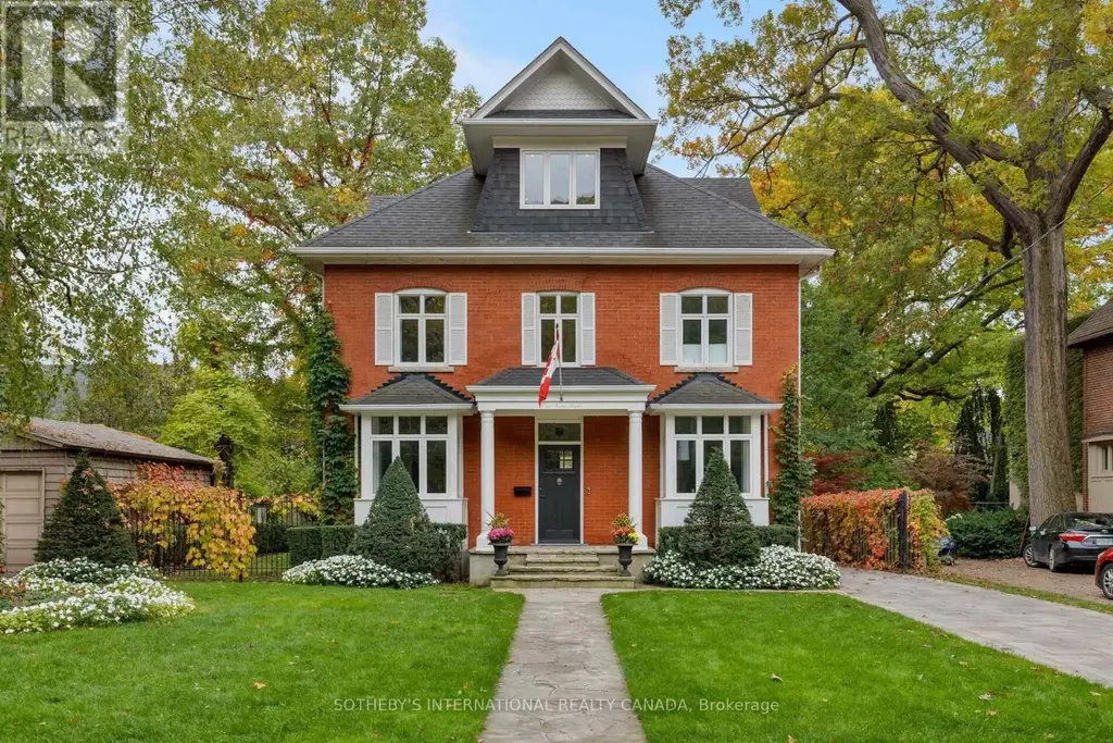 1 Nina Street, Toronto (Casa Loma)