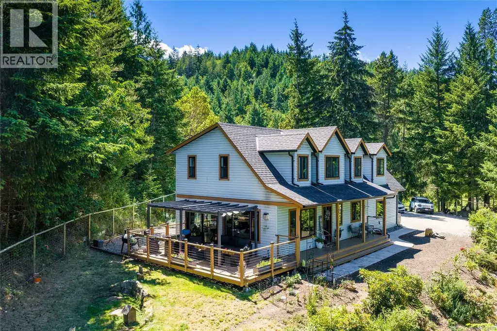 1691 Meadowood Way, Qualicum Beach
