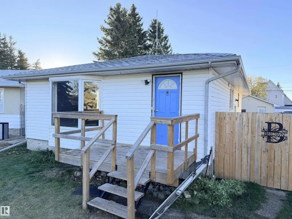 10719 103 St, Westlock