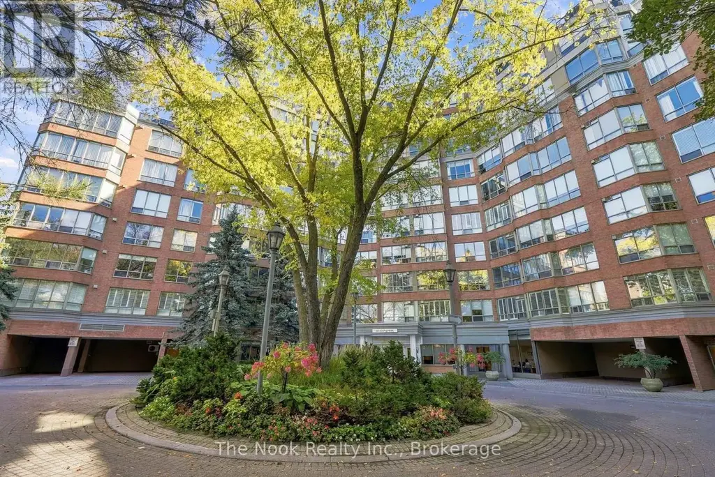 213 - 1 Ripley Avenue, Toronto (High Park-Swansea)