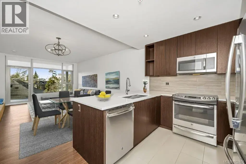 303 640 Michigan St, Victoria