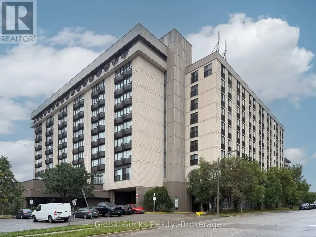 901 - 2737 Keele Street, Toronto (Downsview-Roding-CFB)
