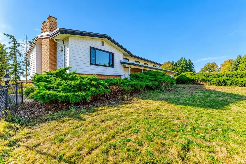 $2499000 | for Sale at 28508 Ranch Avenue | Abbotsford