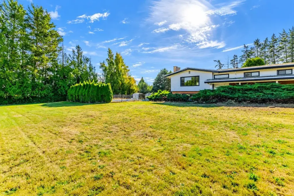 $2499000 | for Sale at 28508 Ranch Avenue | Abbotsford