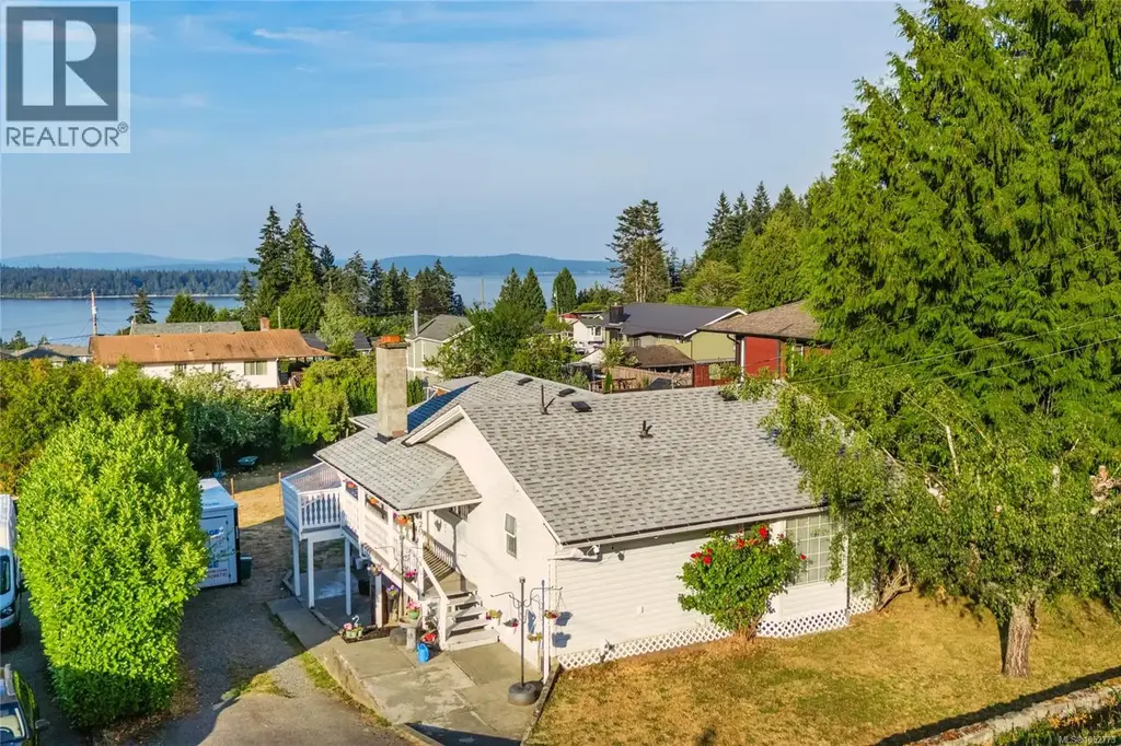 429 Davis Rd, Ladysmith