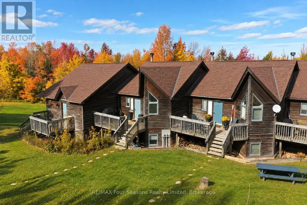 1945 Nottawasaga 10 Concession S, Clearview (Devil's Glen)