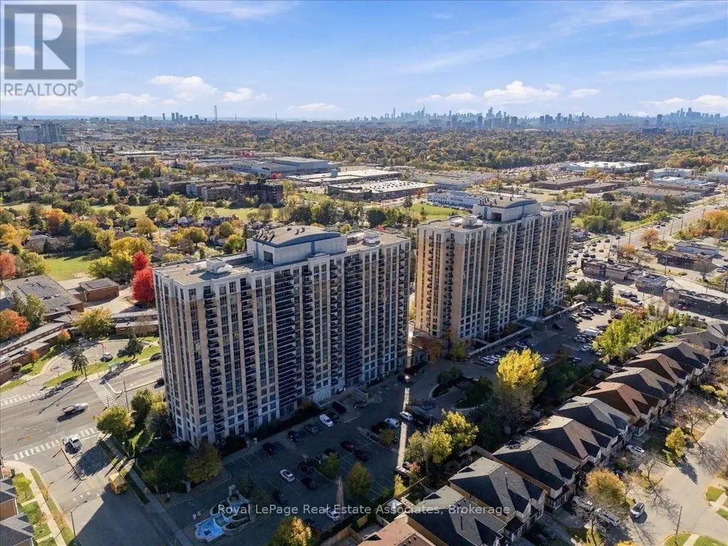 1322 - 18 Mondeo Drive, Toronto (Dorset Park)