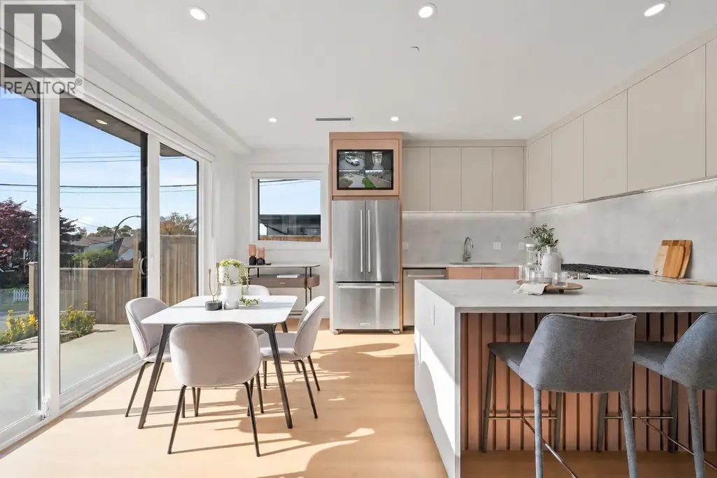 1 3623 Triumph Street, Vancouver