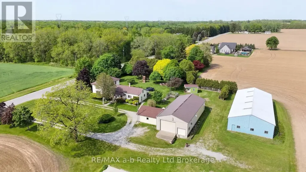 1813 Norfolk County 19 Road W, Norfolk (Vanessa)