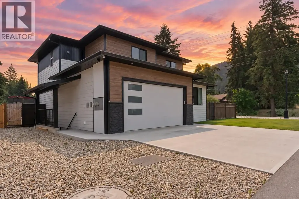 1441 20 Avenue Se Unit# 1, Salmon Arm