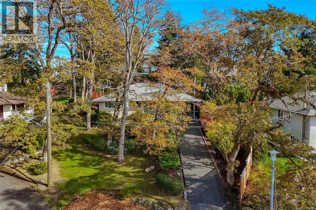 1287 Filmer Rd, Saanich