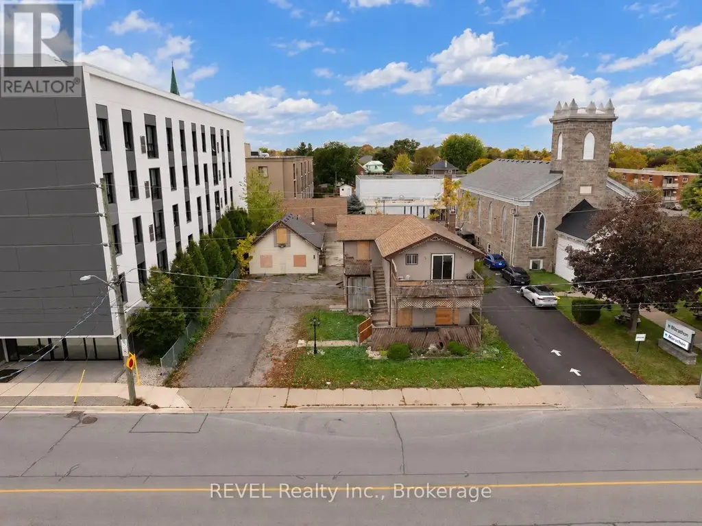 21 Pine Street S, Thorold (Thorold Downtown)