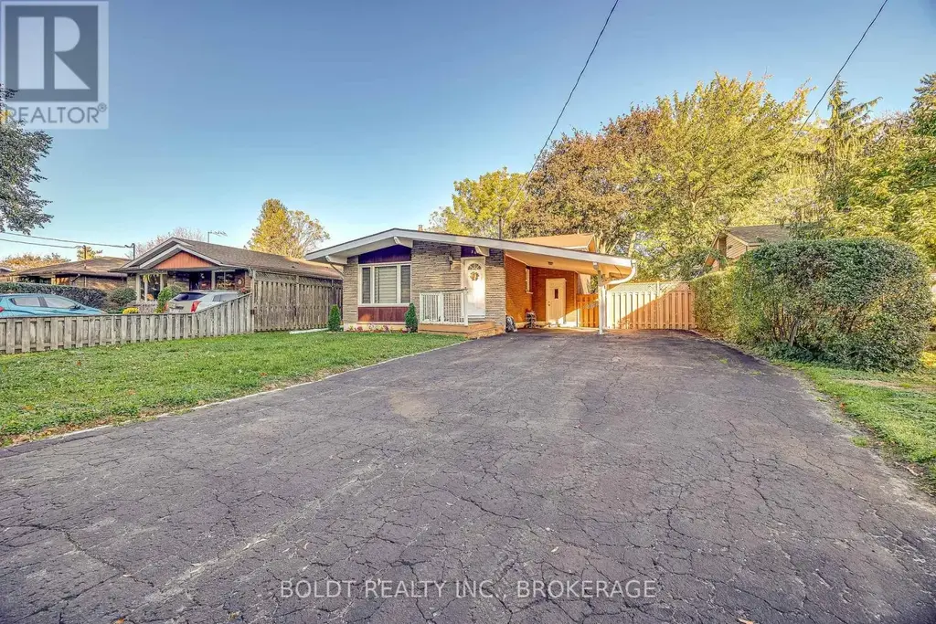 26 Leaside Drive, St. Catharines (Carlton/Bunting)