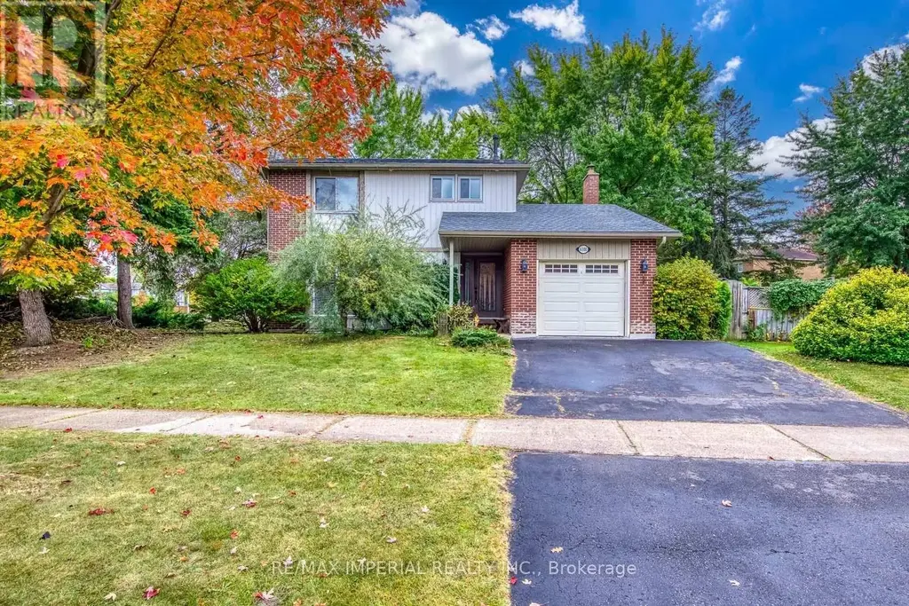 6100 Wabukayne Court, Mississauga (Meadowvale)