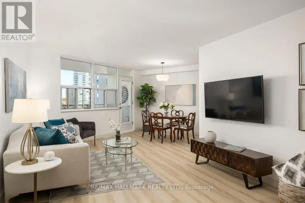 804 - 980 Broadview Avenue, Toronto (Broadview North)