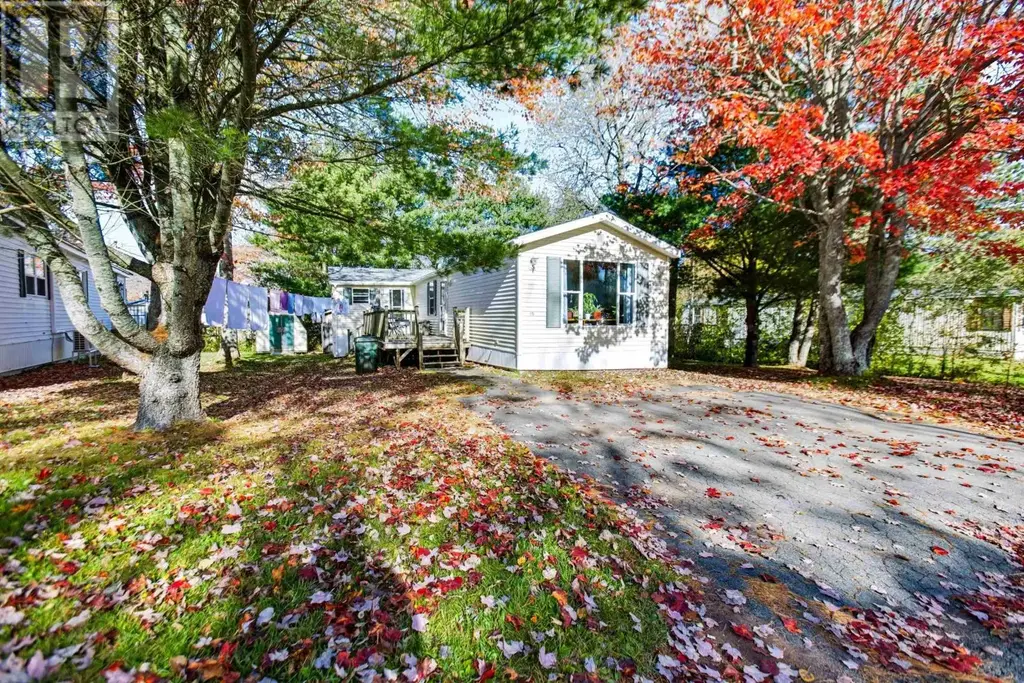 15 Woodlawn Drive, Amherst
