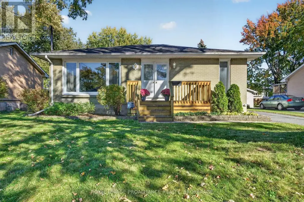 9 Henry Crescent, Loyalist (Amherstview)