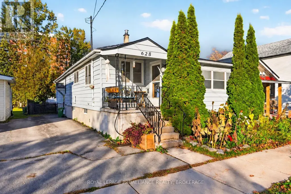 628 Macdonnell Street, Kingston (East of Sir John A. Blvd)