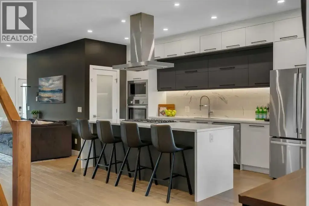 2327b Osborne Crescent Sw, Calgary