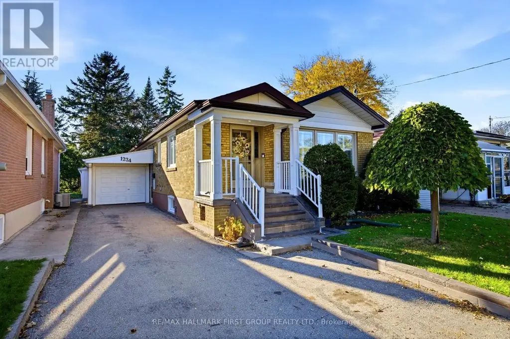 1224 Pharmacy Avenue, Toronto (Wexford-Maryvale)