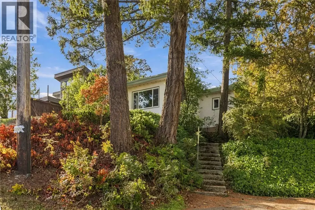 3904 Wilkinson Rd, Saanich