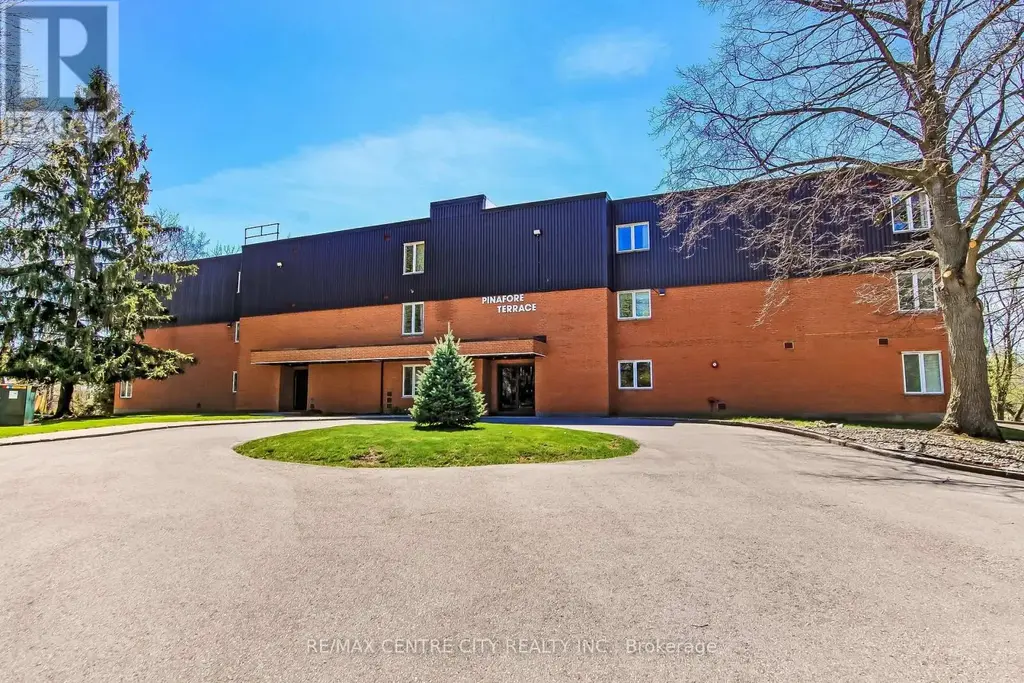 11 - 125 Elm Street, St. Thomas