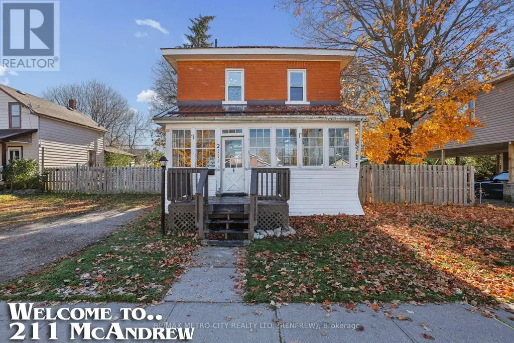 211 Mcandrew Avenue, Renfrew