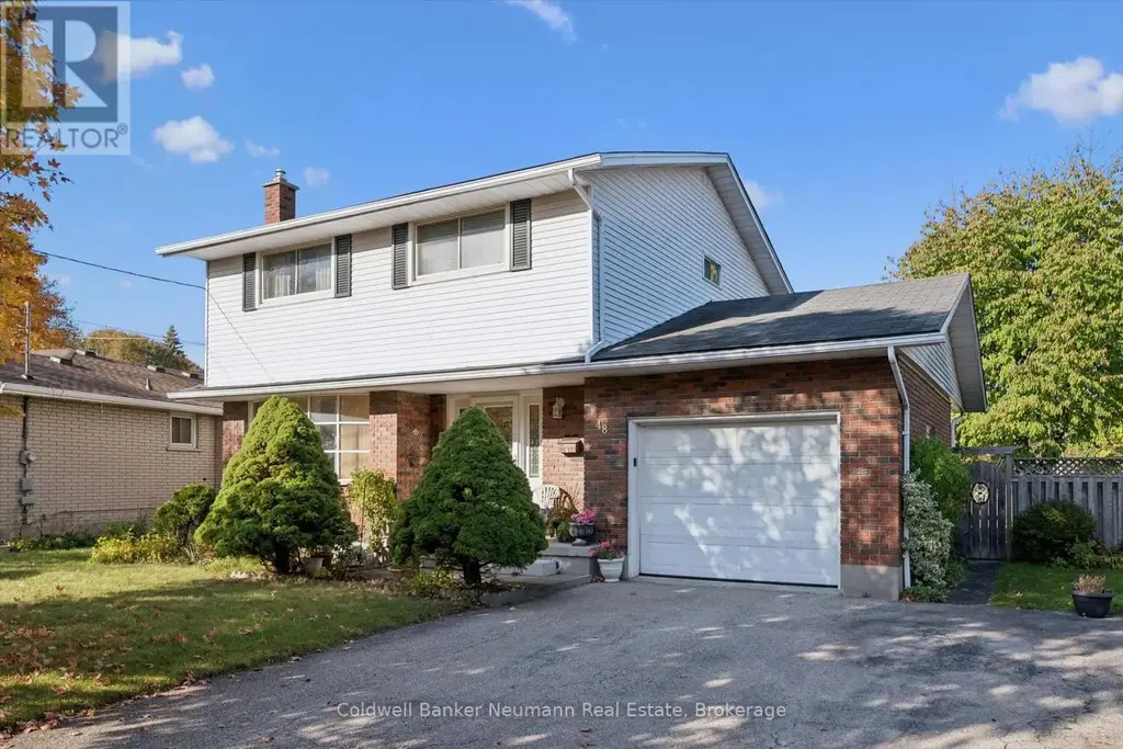 48 Westminster Avenue, Guelph (St. George's)