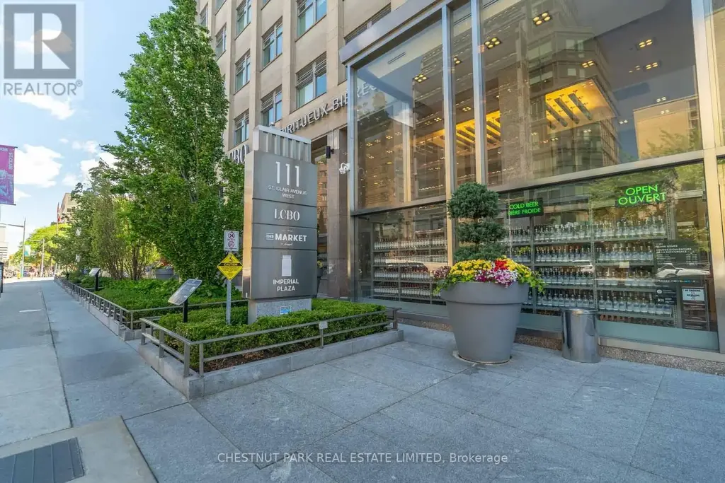 320 - 111 St Clair Avenue W, Toronto (Yonge-St. Clair)