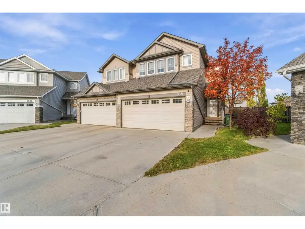 9531 Simpson Co Nw, Edmonton