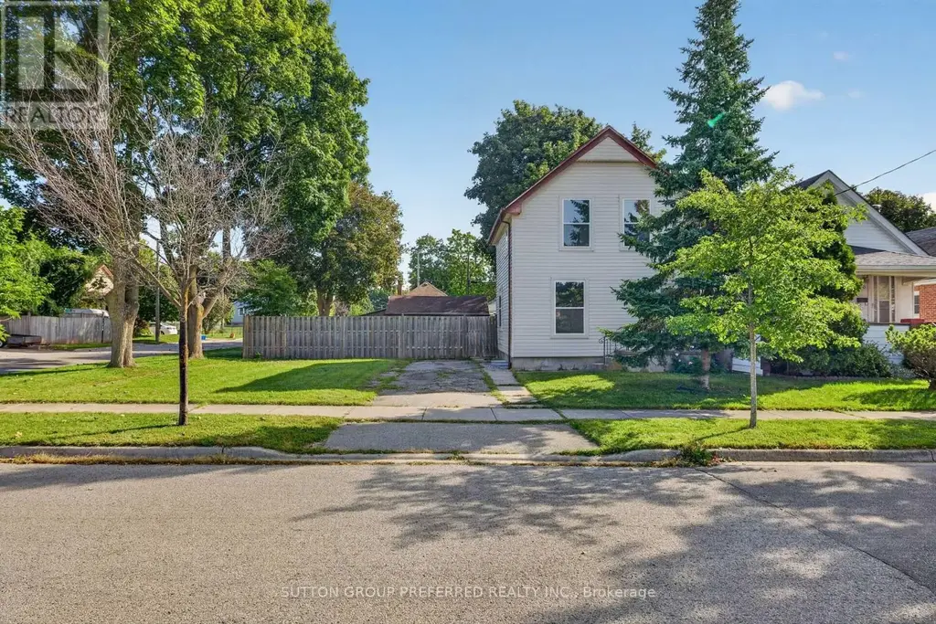 118 Delaware Street, London East (East M)