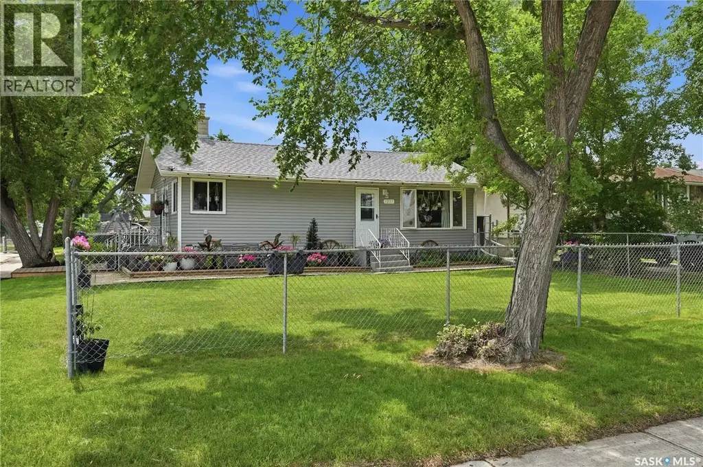 1237 10th Avenue E, Regina