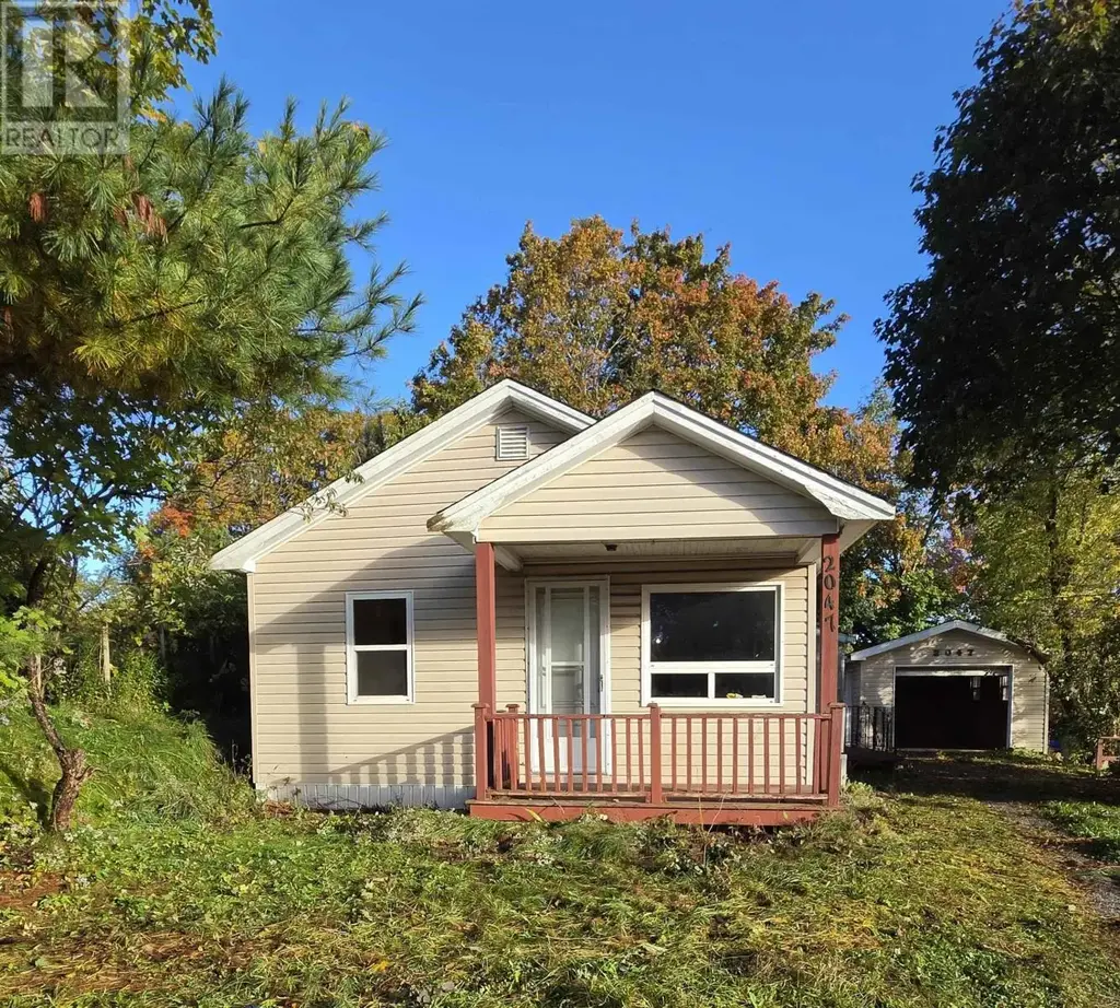2047 East Prince Street, Salmon River