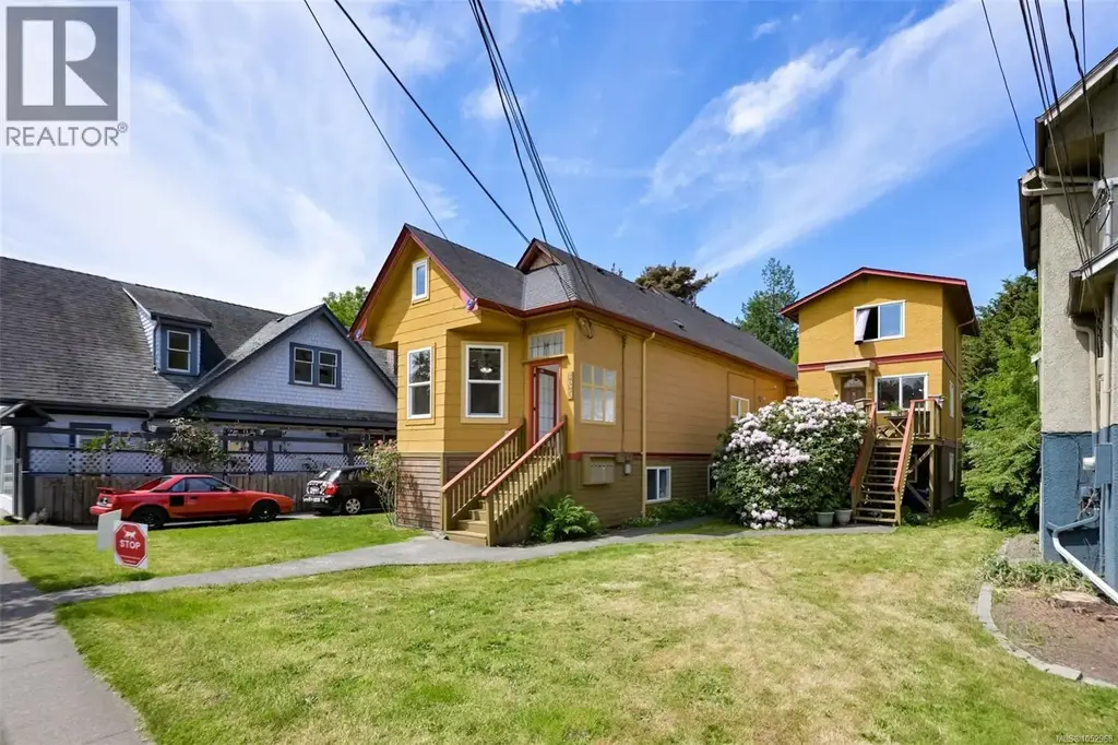 1620 Camosun St, Victoria