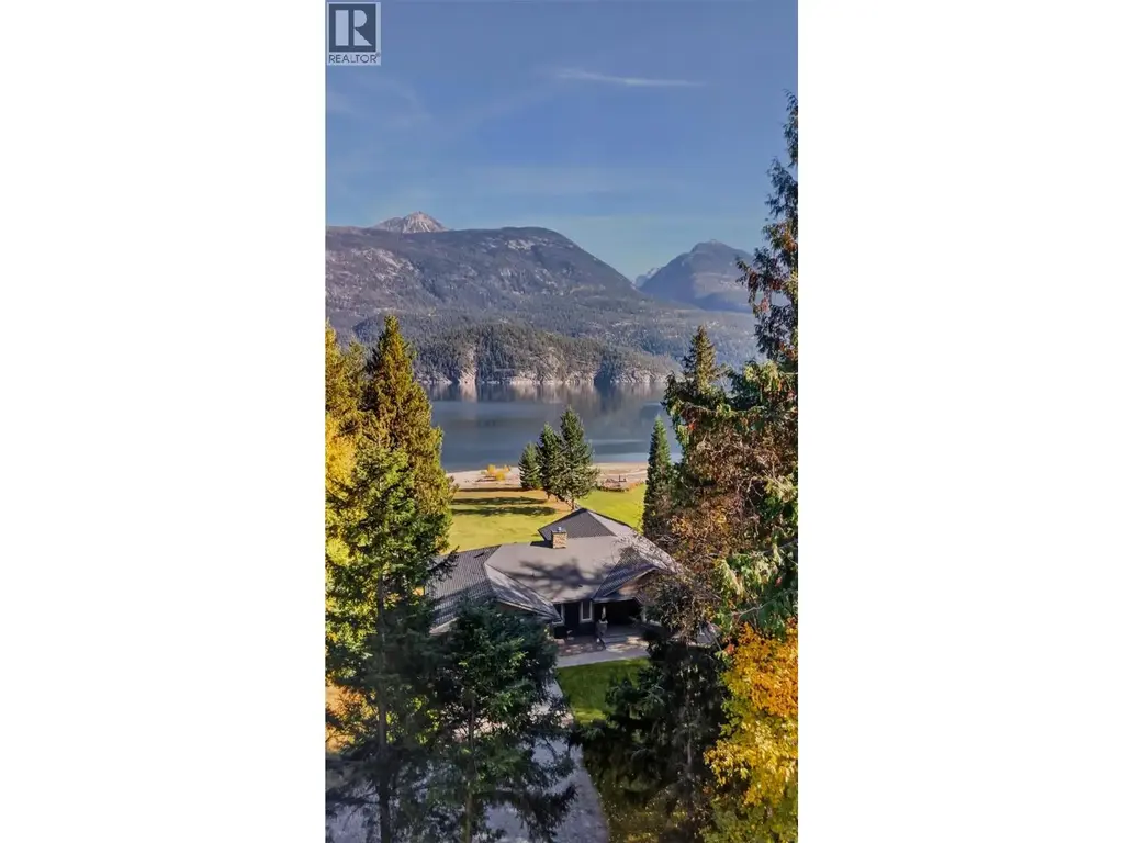 222 Nichols Drive, Kaslo