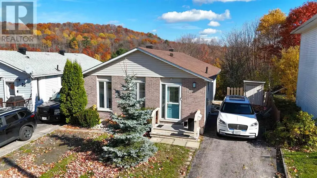 27 Hergott Ave, Elliot Lake