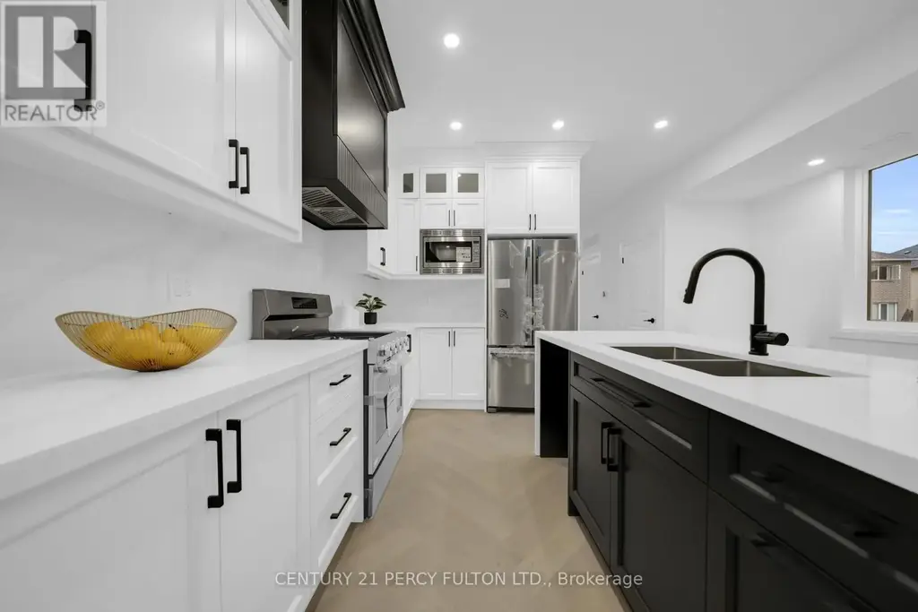 6 - 6635 Clock Court, Mississauga (Meadowvale)