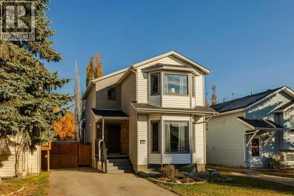17 Shawglen Court Sw, Calgary