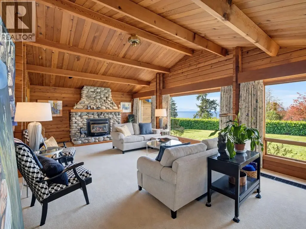 5229 Yacht Road, Sechelt