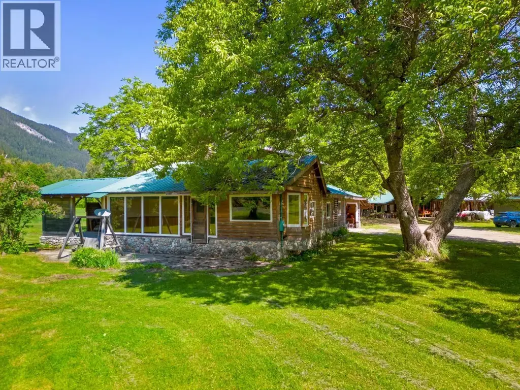 209 Lardeau River Road, Lardeau
