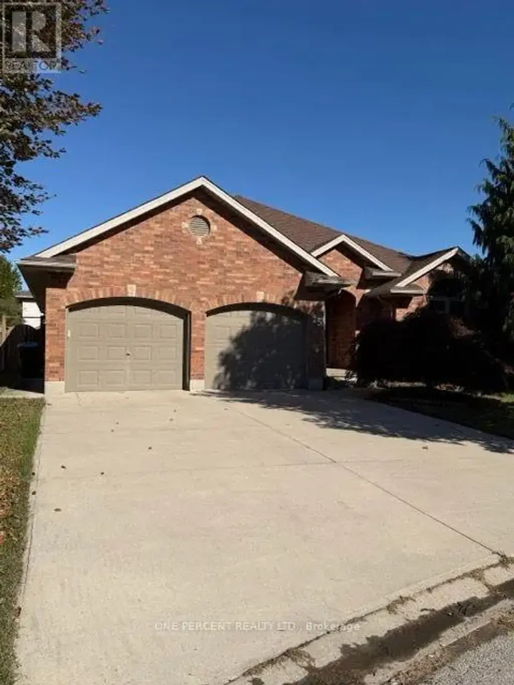 25 Falconridge Court, St. Thomas