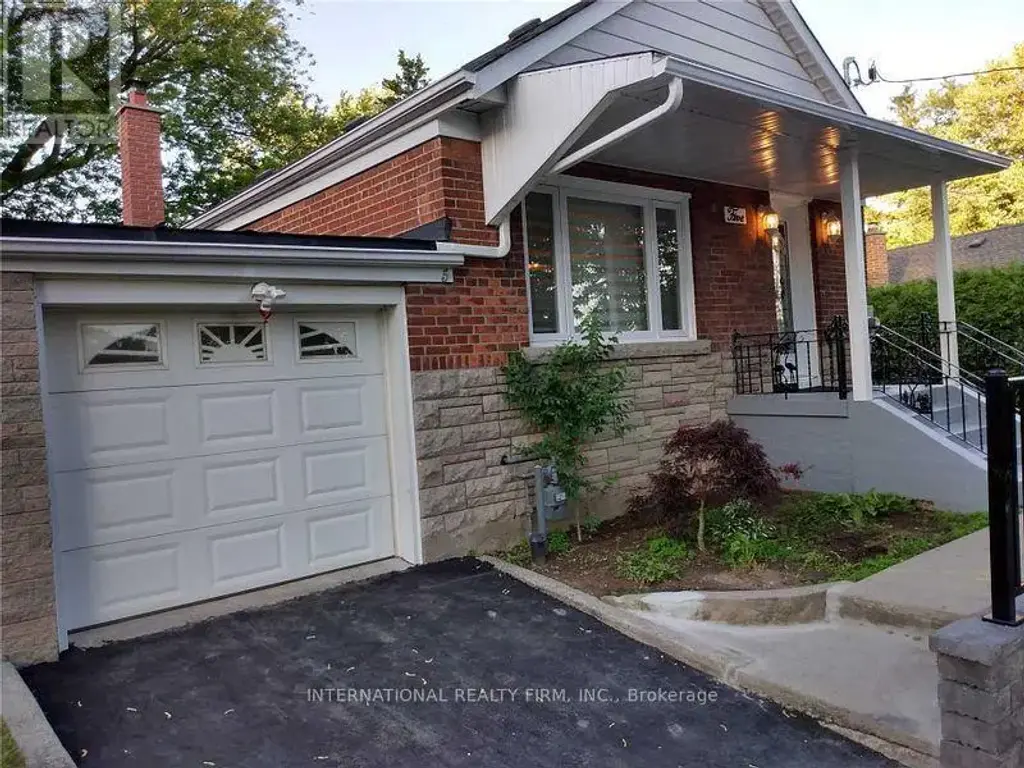 5 Aylesford Drive, Toronto (Birchcliffe-Cliffside)